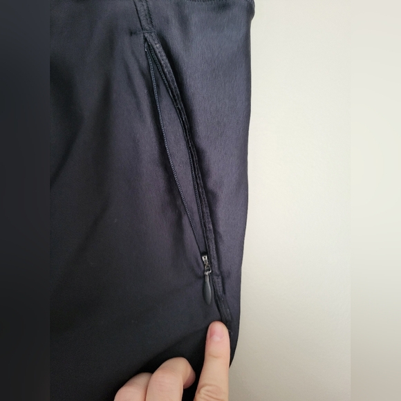 Under Armour Women Black Compression Run  Leggings, Size Medium (26) - Picture 3 of 7